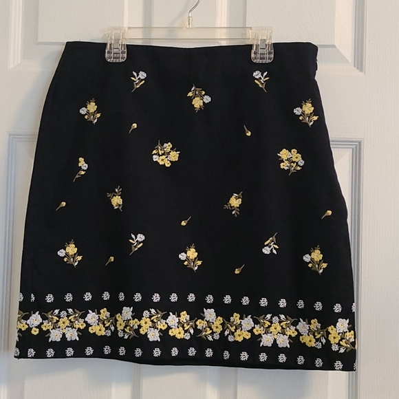Loft Skirt - Picture 1 of 3